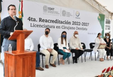 Realizan ceremonia de entrega de Constancia e Informe de la Cuarta Reacreditación de la Licenciatura en Cirujano Dentista