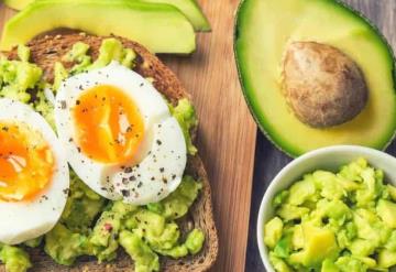 ¿Es buena idea incluir proteínas en un desayuno saludable?