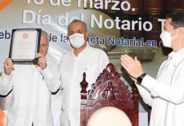 Notarios dan reconocimiento y celebran el Día del Notario Tabasqueño