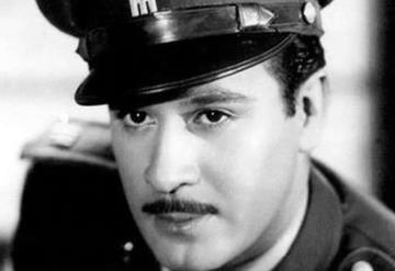 Nieto de Pedro Infante asegura que el cantante no murió en accidente aéreo