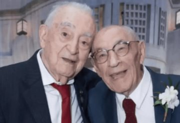 Sobrevivientes del holocausto se reencuentran por sorpresa 77 años después