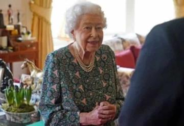 Reina Isabel II podría estar presente en servicios funerarios de su esposo