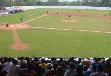 Abarrotan Estadio San Lorenzo de Tacotalpa en partido de Olmecas de Tabasco VS Pericos de Puebla