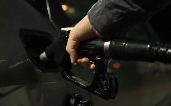 Petroleras se deslindan del alza en precios de la gasolina en EU
