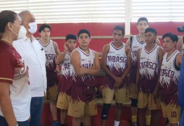 Merino Campos felicitó a la Selección de Tabasco de basquetbol 2004-2005 que calificó a los Juegos Nacionales CONADE 2022