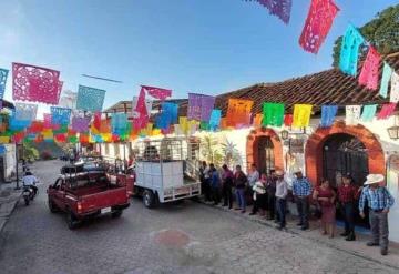 Acuden varios ciudadanos a votar en el Pueblo Mágico de Tapijulapa