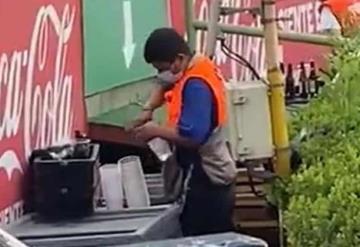 Video: Captan a vendedor rebajando cerveza con agua en estadio de Tigres; fue detenido