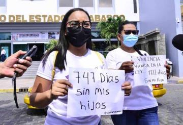 Mujeres acuden al Congreso del Estado para presentar propuesta de reforma para que se sancione la violencia vicaria