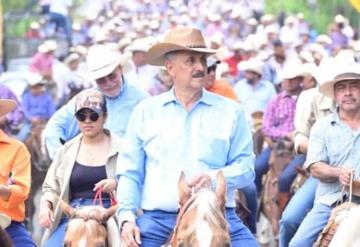 503 años de la llegada del caballo a tierras tabasqueñas, gobernador Carlos Manuel Merino Campos encabezó Cabalgata Estatal Bridón