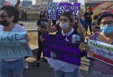 Mujeres marchan para exigir justicia por Debanhi en Monterrey