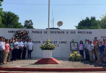 Colocan ofrenda floral en honor a la exalcaldesa de Tacotalpa Alicia González Lanz