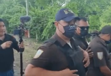 Suspenden a agente del INM que agredió a periodista que cubría operativo en Chiapas