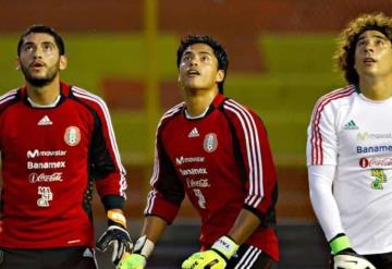 Dense una oportunidad; Ochoa recuerda cómo le ganó a Corona en el Mundial 2014