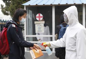 Corea del Norte impone un estricto confinamiento nacional tras informar algunos casos de covid