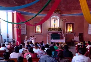 Bajan de su altar al Cristo Negro Señor de la Salud