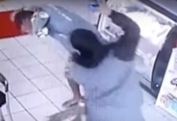 A golpes mujer enfrente a su acosador en Brasil tras tocar su cuerpo