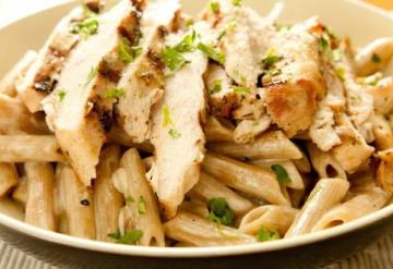 Pasta con pollo y ¡queso!, checa esta sencilla receta para preparar en la semana