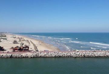 Salvan a dos jóvenes turistas de morir ahogadas en playa Miramar