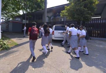 Atiende CENEPRED problemáticas juveniles de violencia y salud mental en escuelas de la entidad