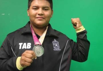 Luchador tabasqueño obtiene medalla en los Juegos Nacionales CONADE 2022