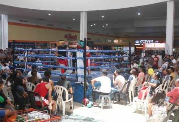Gimnasio Samuel "Sammy" Ventura realiza función de box en plaza de Villahermosa para celebrar el Día del Padre
