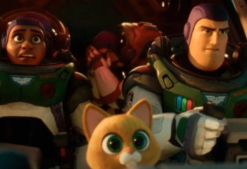 Twitteros denuncian que Cinépolis y Cinemex cortaron escena del beso lésbico en Lightyear