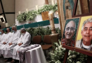 Narcos se llevaron los cuerpos de los sacerdotes asesinados en Chihuahua