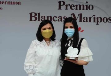 Entrega Ayuntamiento del Centro, premio Blancas Mariposas