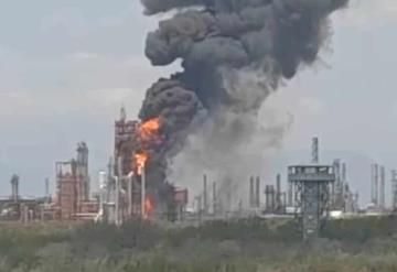 Reportan fuerte incendio en la Refinería de Cadereyta en Nuevo León