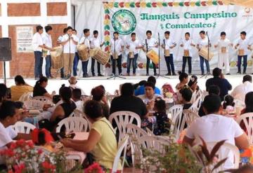 Tianguis Campesino de Comalcalco, activa la economía de productores y emprendedores locales