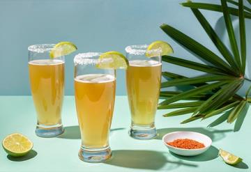 Micheladas, licuachelas y otras formas de tomar cerveza en México