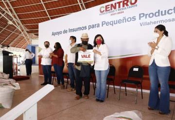 Entrega paquetes de insumos agrícolas a productores, la alcaldesa Yolanda Osuna Huerta