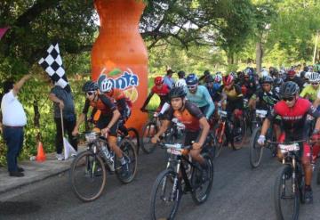 Macuspana mostró toda su riqueza natural con estupendos paisajes en el “Reto Ciclo Tour Pgtitán 2022”