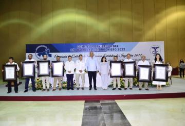 Otorgan premio premio Estatal de Ingeniería Civil Leandro Rovirosa Wade al Doctor Alberto Vázquez Martínez