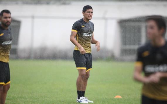 El futbolista tabasqueño Luis Tosca regresó a los entrenamientos con Cafetaleros de Chiapas FC
