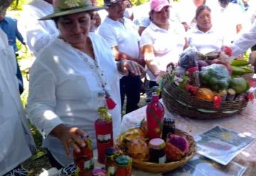 Sembradora de Vida presenta novedoso producto artesanal hecho a base de pitaya elaborado por Soledad Lezama