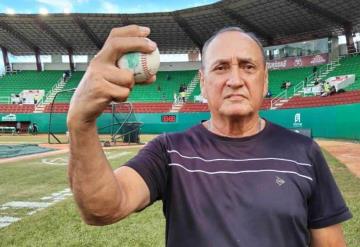 Roberto “Pantalones” Ochoa externó estar contento porque al fin otro lanzador de Tabasco logró un juego sin hit ni carrera