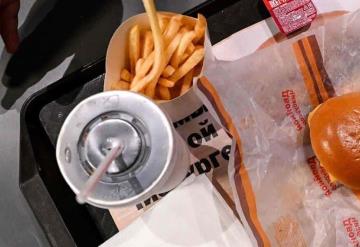 Nuevos dueños de McDonalds en Rusia retiran papas del menú ante escasez