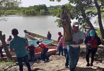 Pescadores festejan la Virgen del Carmen