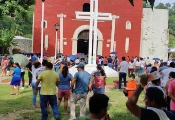 Dan último adiós al profesor René Sánchez, originario de Oxolotán