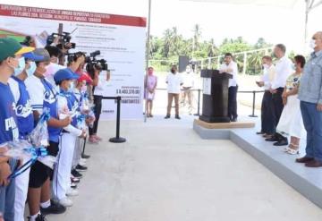 El gobernador de Tabasco supervisó la remodelación de la Unidad Deportiva en Paraíso