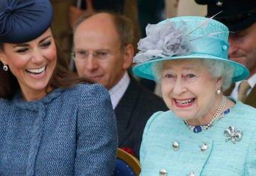 La reina Isabel II está preparando a Kate Middleton para su futuro papel de reina