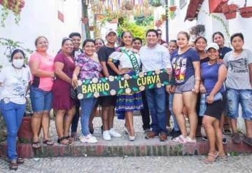 Vive Tapijulapa su desfile de carros alegóricos