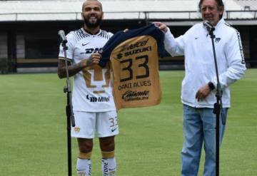 ¡Una locura llamada Dani Alves! Así se vivió la presentación del brasileño con Pumas