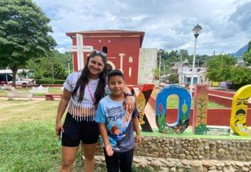 La ex competidora del programa Exatlón México, Doris del Moral, visitó este sábado sitios turísticos de la zona sierra de Tabasco