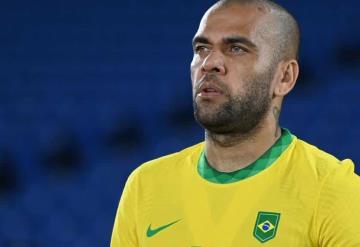 Dani Alves, de trabajar en una granja a ser el futbolista más ganador de la historia