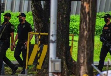 Asesinan a ex alcaldesa y hieren a su hija durante tiroteo en universidad en Filipinas