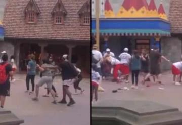 Video: Pelea por un lugar en la fila en Disney World provoca 2 arrestos y prohibiciones