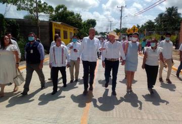 Inaugura gobernador obra de pavimentación en Tenosique