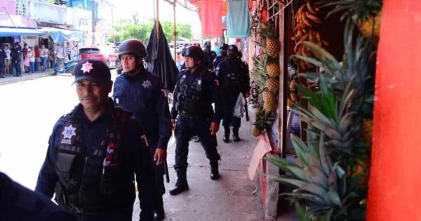 Antimotines evitan instalación de vendedores ambulantes en calles de Villa Ocuiltzapotlán